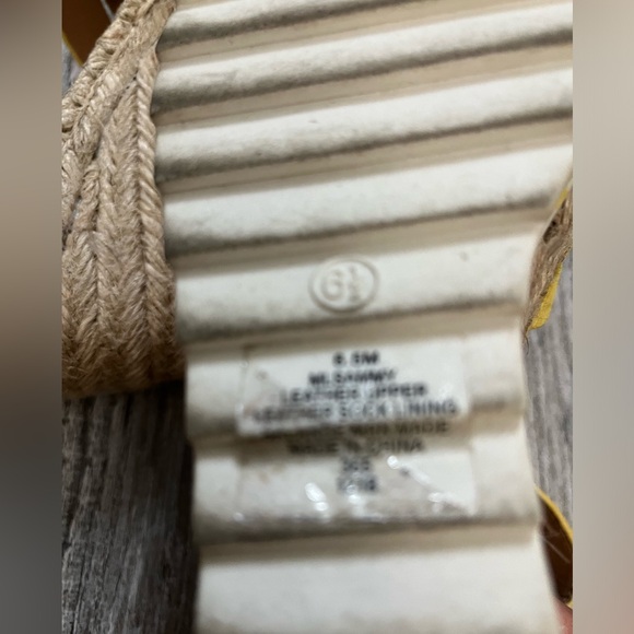 Marc Fisher Yellow Suede Espadrille Wedged Sandals - 6.5 M - Picture 8 of 8